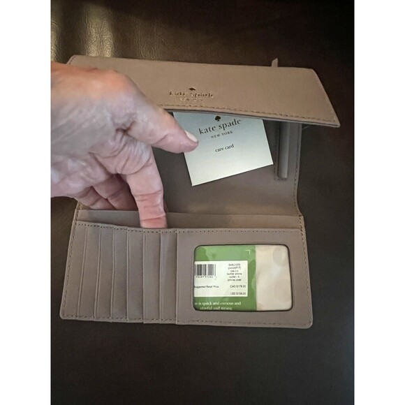 Kate Spade Wallet Beige for iPhone 6 NWT Zippered ID Slot Pockets NEW - Picture 8 of 9